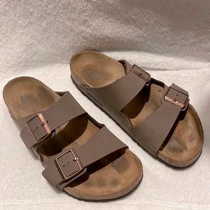Birkenstock Arizona “Mocha”